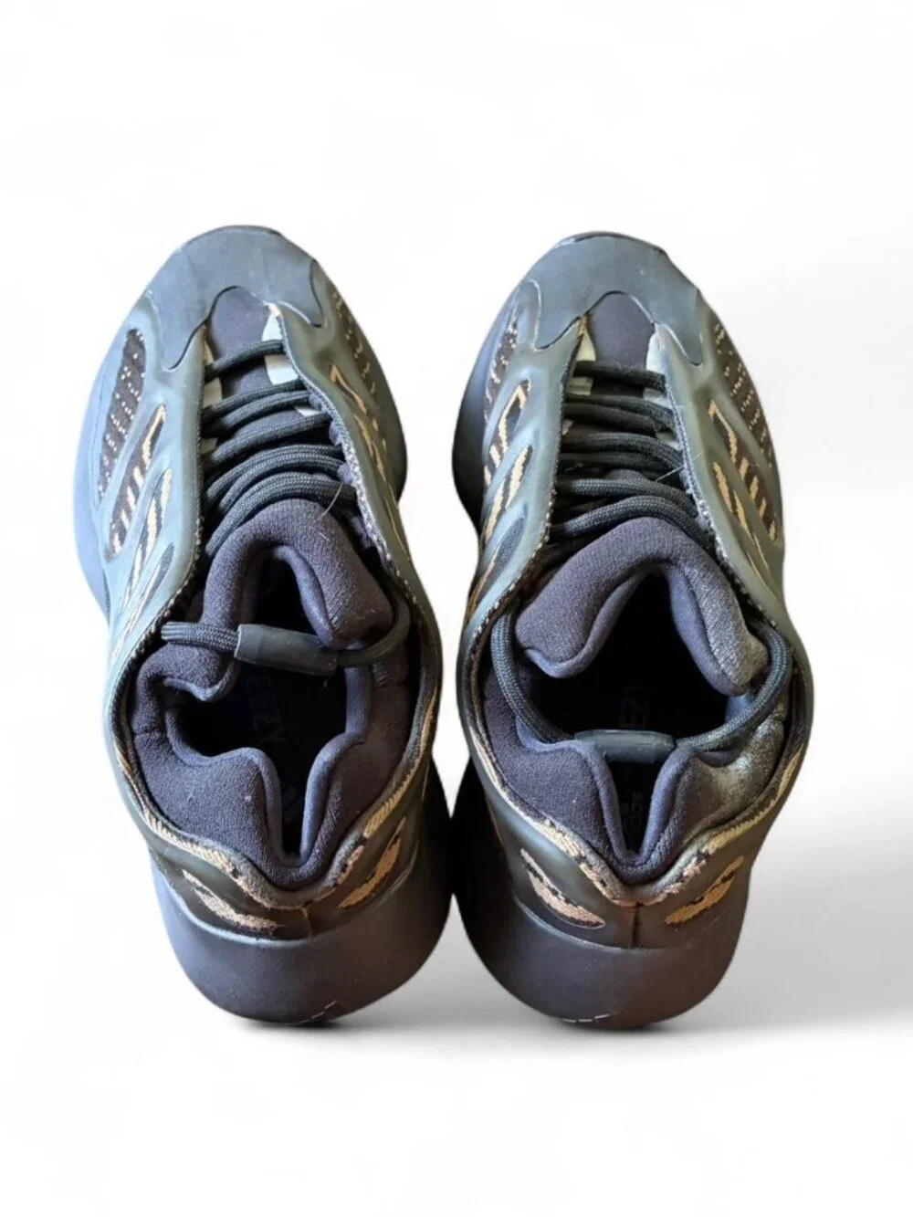 Yeezy 700 V3 